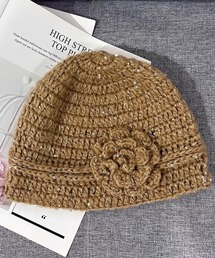 CELENA BEATS（セレナビーツ）の「ローズモチーフスパンコールニットビーニー（ニットキャップ/ビーニー）」