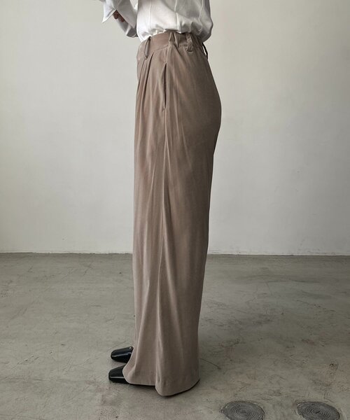 CAPRICIEUX LE'MAGE（カプリシューレマージュ）の「ベロアワイドパンツ（その他パンツ・レディース・チャコールグレー/グレイッシュベージュ・38/36）」の12枚目の写真