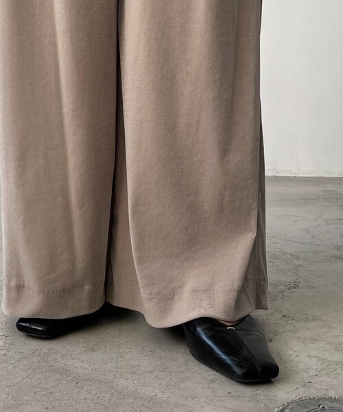 CAPRICIEUX LE'MAGE（カプリシューレマージュ）の「ベロアワイドパンツ（その他パンツ・レディース・チャコールグレー/グレイッシュベージュ・38/36）」の15枚目の写真