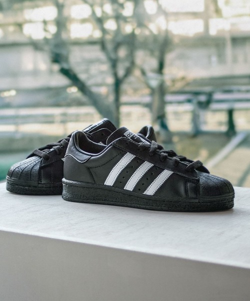 adidas(アディダス)の「(ADIDAS)SUPERSTAR 82(スニーカー・レディース・ブラック/ホワイト・24cm/25cm/23cm)」の2枚目の写真