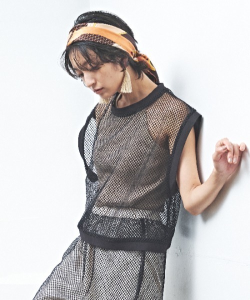 MUUNAA(ムウナ)の「メッシュレースベスト(ベスト・レディース・ホワイト/ブラック・F)」の2枚目の写真