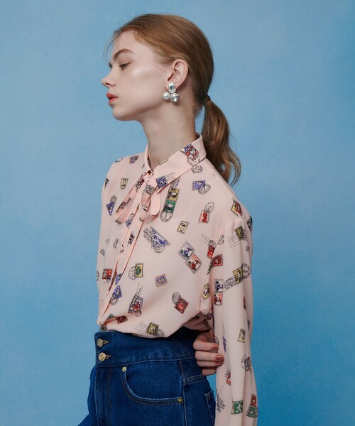 LOULOU WILLOUGHBY(ルルウィルビー)の「【LOULOU WILLOUGHBY】レタープリントシャツブラウス(シャツ/ブラウス・レディース・ピンク/ネイビー・2)」の5枚目の写真