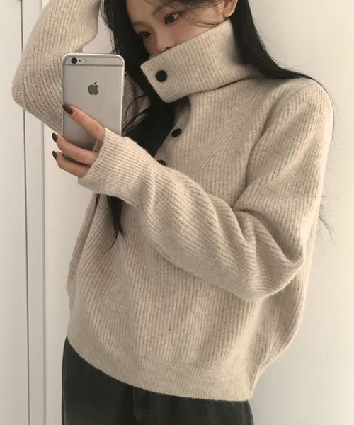 フィンガーホール付き タートルネックリブニット（ニット/セーター