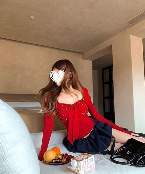 gossip！ロサンゼルス（ゴシップロサンゼルス）の「ビジューデザイン フロントリボンカットソー（Tシャツ/カットソー・レディース・ブラック/レッド/ホワイト・FREE）」の18枚目の写真