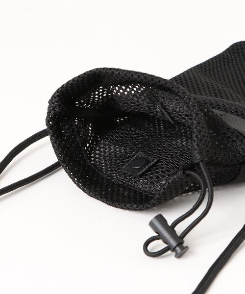 UNFRM OUTDOOR STANDARD(ユニフォームアウトドアスタンダード)の「【UNFRM OUTDOOR STANDARD:ユニフォームアウトドアスタンダード】MILITARY MESH POUCH/メッシュミニバッグ(ショルダーバッグ・レディース・ブラック/オレンジ・FREE)」の4枚目の写真