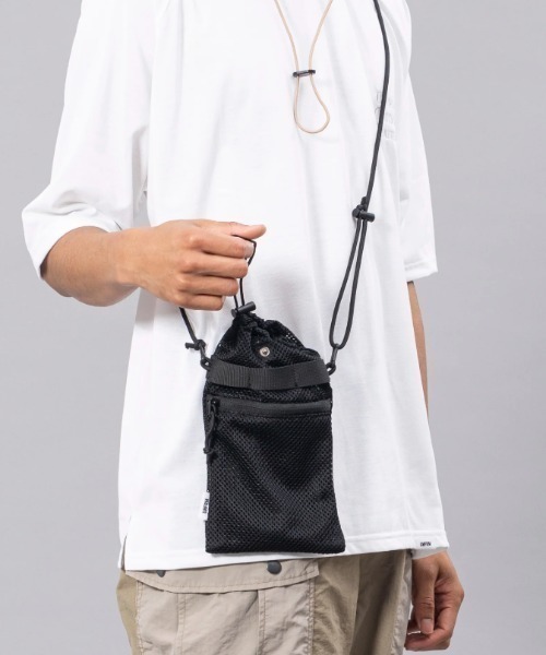 UNFRM OUTDOOR STANDARD(ユニフォームアウトドアスタンダード)の「【UNFRM OUTDOOR STANDARD:ユニフォームアウトドアスタンダード】MILITARY MESH POUCH/メッシュミニバッグ(ショルダーバッグ・レディース・ブラック/オレンジ・FREE)」の10枚目の写真