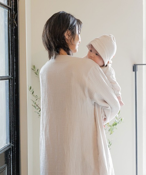 フェリシモMama(フェリシモママ)の「Moredde マタニティも産後も使える ダブルガーゼワンピース〈グレージュ〉(ワンピース・レディース・グレイッシュベージュ・M/L/LL)」の5枚目の写真