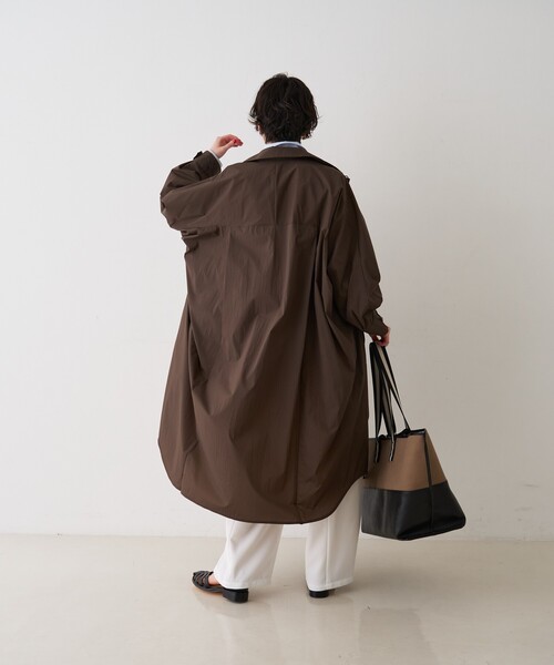Rouge vif（ルージュヴィフ）の「NEWクリスピー撥水ライトロングコート（トレンチコート・レディース・ブラウン/チャコールグレー・フリー）」の17枚目の写真