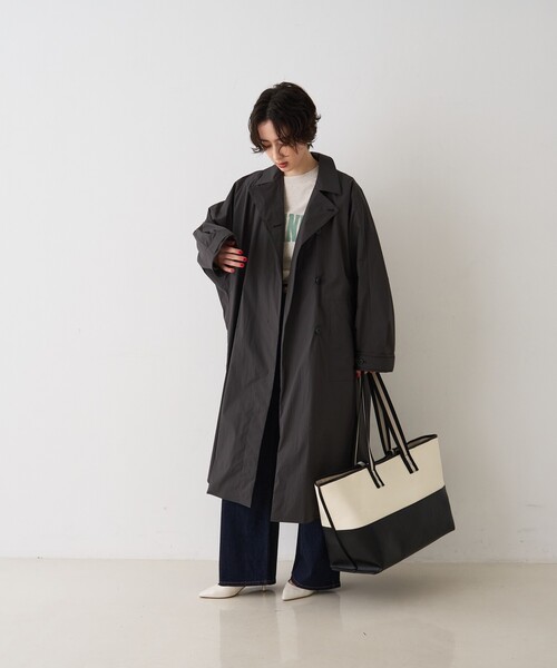 Rouge vif（ルージュヴィフ）の「NEWクリスピー撥水ライトロングコート（トレンチコート・レディース・ブラウン/チャコールグレー・フリー）」の14枚目の写真