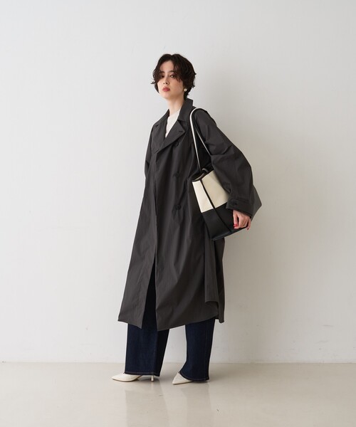Rouge vif（ルージュヴィフ）の「NEWクリスピー撥水ライトロングコート（トレンチコート・レディース・ブラウン/チャコールグレー・フリー）」の10枚目の写真