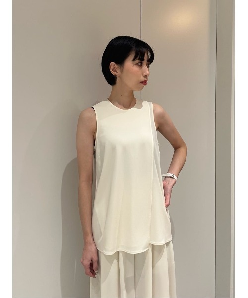 ESTNATION(エストネーション)の「ESTNATION THE FIRST / フロントスリット ノースリーブブラウス(シャツ/ブラウス・レディース・オフホワイト/ブラック・36/38)」の3枚目の写真