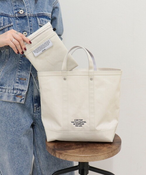 fredy emue（フレディエミュ）の「軽量ラミネート加工トートバッグ（ショルダーバッグ・レディース・キナリ/ブラック・FREE）」の7枚目の写真