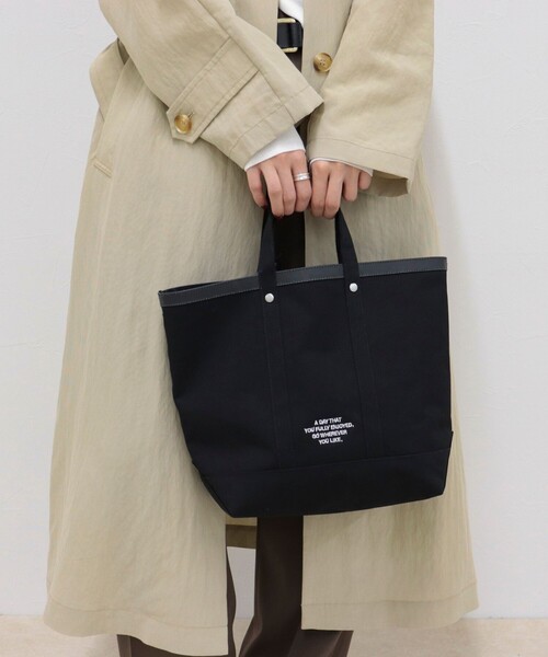 fredy emue（フレディエミュ）の「軽量ラミネート加工トートバッグ（ショルダーバッグ・レディース・キナリ/ブラック・FREE）」の9枚目の写真