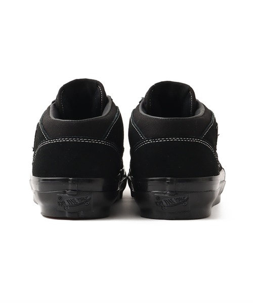 VANS（バンズ）の「VANS LX Half Cab Reissue 33 / バンズ LX ハーフキャブ リイシュー33（スニーカー・メンズ・ブラック・29.0cm/28.5cm/28.0cm/27.5cm/27.0cm/26.5cm/26.0cm/25.5cm/30.0cm）」の3枚目の写真