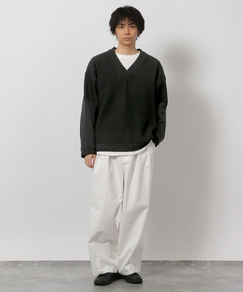 LAKOLE(ラコレ)の「Vネックエルボー刺繍プルオーバー / 648031(ニット/セーター・メンズ・ブラック/アイボリー・MEDIUM/LARGE)」の3枚目の写真