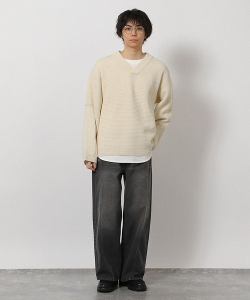 LAKOLE(ラコレ)の「Vネックエルボー刺繍プルオーバー / 648031(ニット/セーター・メンズ・ブラック/アイボリー・MEDIUM/LARGE)」の5枚目の写真