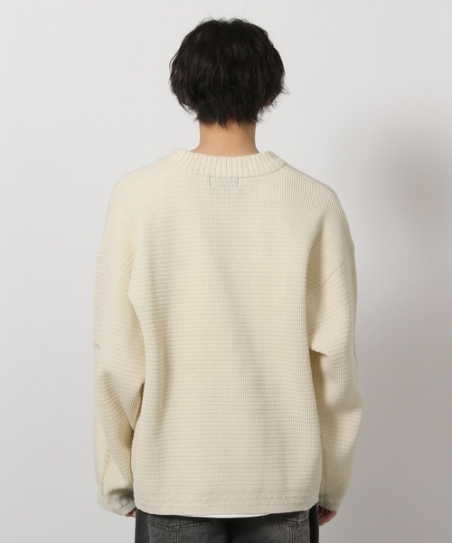 LAKOLE(ラコレ)の「Vネックエルボー刺繍プルオーバー / 648031(ニット/セーター・メンズ・ブラック/アイボリー・MEDIUM/LARGE)」の8枚目の写真