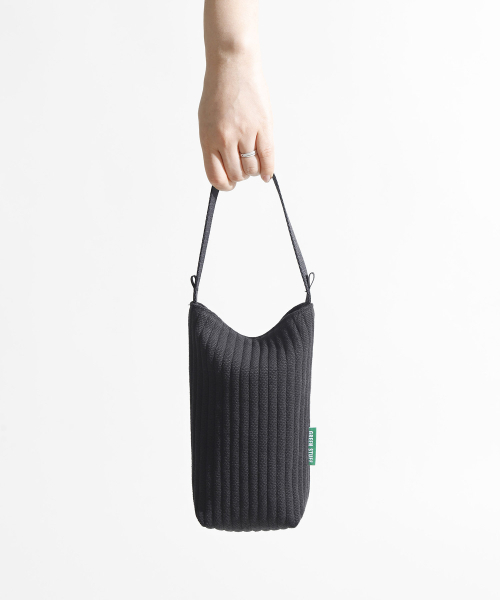 GREEN STUFF(グリーンスタッフ)の「STUM mini bag 48 - corduroy canvas black(メッセンジャーバッグ・レディース・その他・FREE)」の5枚目の写真