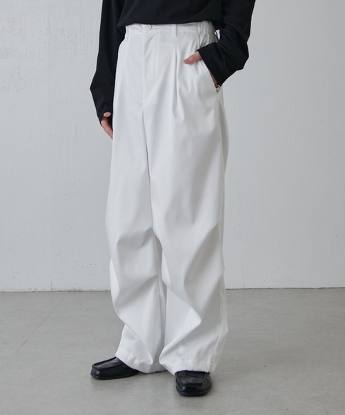Lui's(ルイス)の「ハイツイストオーバーパラシュートパンツ(その他パンツ・メンズ・チャコールグレー/ホワイト/ブラック・S/M)」の6枚目の写真