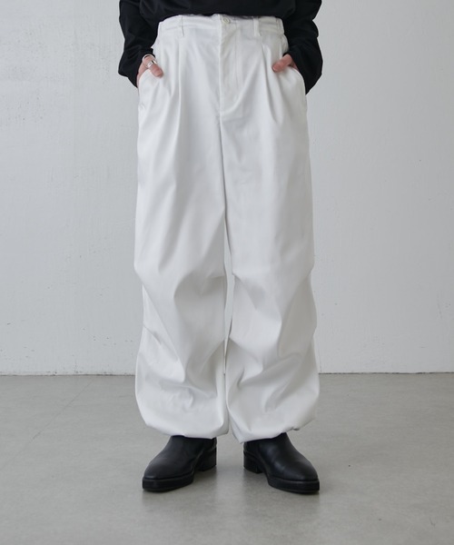 Lui's(ルイス)の「ハイツイストオーバーパラシュートパンツ(その他パンツ・メンズ・チャコールグレー/ホワイト/ブラック・S/M)」の4枚目の写真