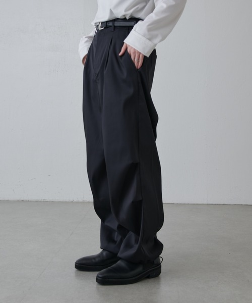 Lui's(ルイス)の「ハイツイストオーバーパラシュートパンツ(その他パンツ・メンズ・チャコールグレー/ホワイト/ブラック・S/M)」の13枚目の写真