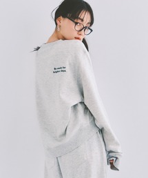 オーバーサイズバックロゴトップス