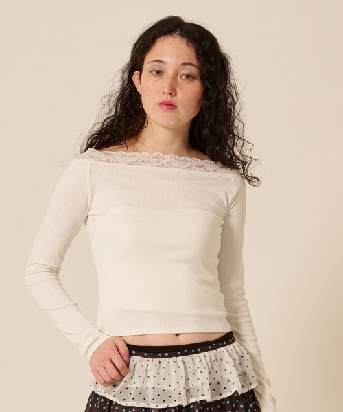 TINA：JOJUN（ティーナジョジュン）の「レース付き オフショル ロンT TINA：JOJUN（Tシャツ/カットソー・レディース・パープル系その他/アイボリー/ブラウン・M）」の4枚目の写真