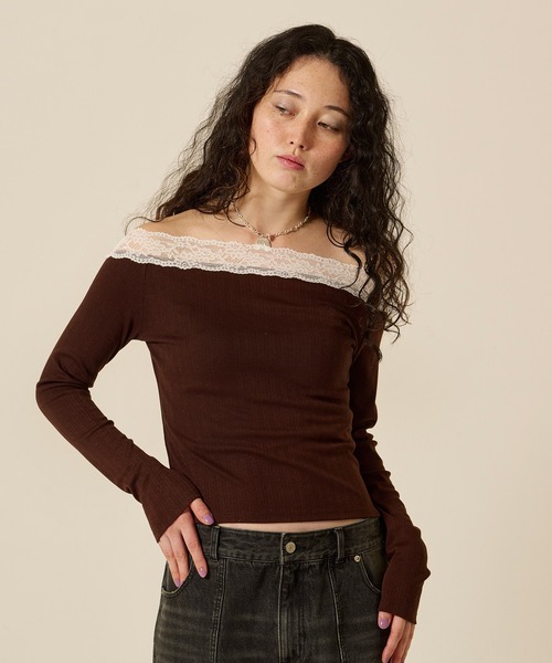 TINA：JOJUN（ティーナジョジュン）の「レース付き オフショル ロンT TINA：JOJUN（Tシャツ/カットソー・レディース・パープル系その他/アイボリー/ブラウン・M）」の17枚目の写真