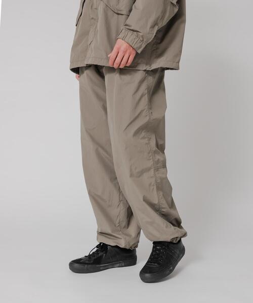 URBAN RESEARCH（アーバンリサーチ）の「NYLON WIDE EASY PANTS（その他パンツ・メンズ・ブラック/グレー系その他・LARGE/MEDIUM）」の15枚目の写真