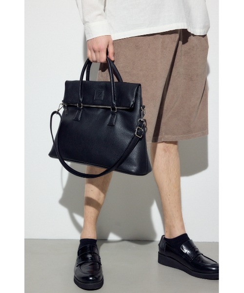 AZUL by moussy(アズールバイマウジー)の「合皮ショルダーバッグ(ショルダーバッグ・メンズ・ブラック・FREE)」の2枚目の写真