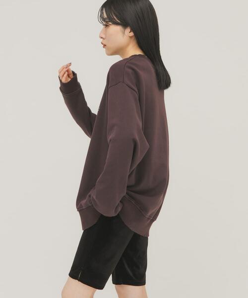 KBF（ケイビーエフ）の「ルーズスタッズスウェット（スウェット・レディース・チャコールグレー/オートミール/ダークブラウン・ONE）」の6枚目の写真