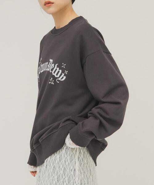 KBF（ケイビーエフ）の「ルーズスタッズスウェット（スウェット・レディース・チャコールグレー/オートミール/ダークブラウン・ONE）」の14枚目の写真