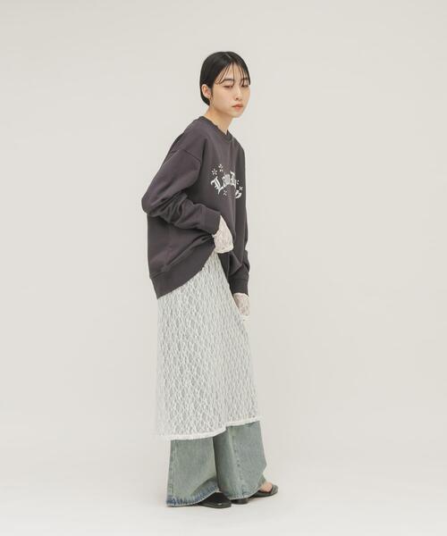 KBF（ケイビーエフ）の「ルーズスタッズスウェット（スウェット・レディース・チャコールグレー/オートミール/ダークブラウン・ONE）」の18枚目の写真