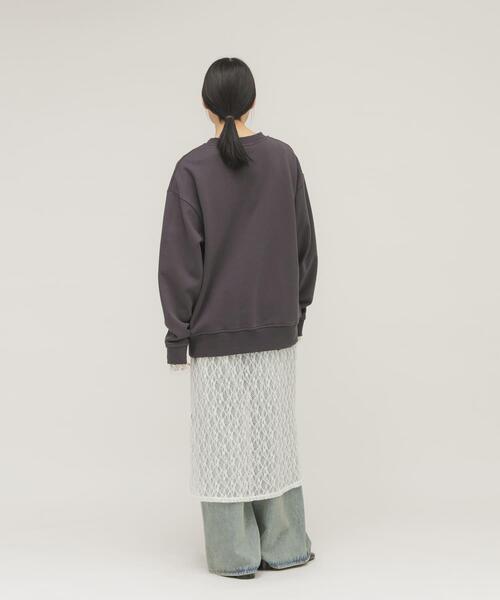 KBF（ケイビーエフ）の「ルーズスタッズスウェット（スウェット・レディース・チャコールグレー/オートミール/ダークブラウン・ONE）」の19枚目の写真