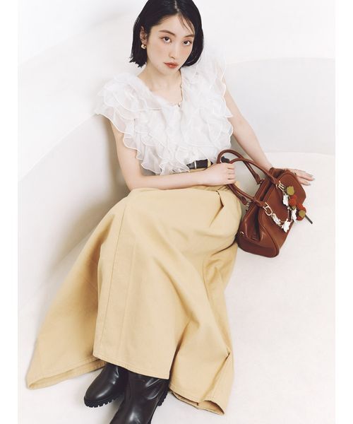 SNIDEL（スナイデル）の「【WEB限定カラーあり】ノースリフリルブラウス（シャツ/ブラウス・レディース・ベージュ/ラベンダー/ドット/アイボリー・F）」の21枚目の写真