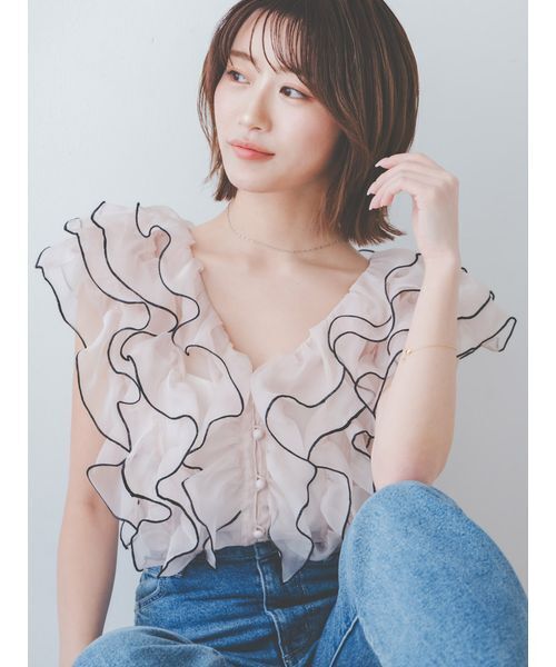 SNIDEL（スナイデル）の「【WEB限定カラーあり】ノースリフリルブラウス（シャツ/ブラウス・レディース・ベージュ/ラベンダー/ドット/アイボリー・F）」の5枚目の写真