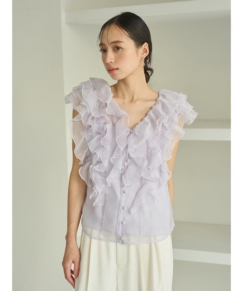 SNIDEL（スナイデル）の「【WEB限定カラーあり】ノースリフリルブラウス（シャツ/ブラウス・レディース・ベージュ/ラベンダー/ドット/アイボリー・F）」の6枚目の写真