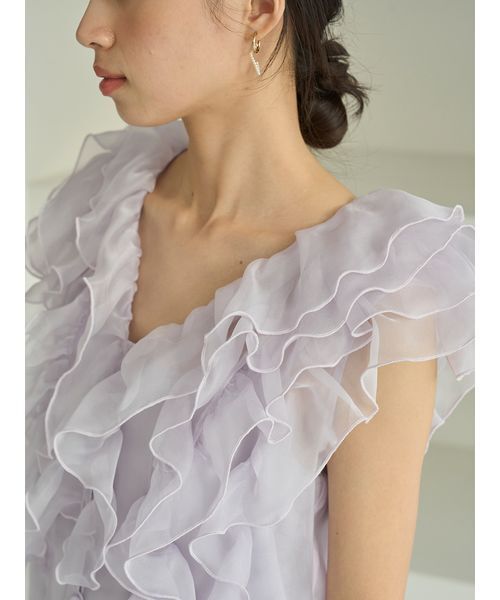 SNIDEL（スナイデル）の「【WEB限定カラーあり】ノースリフリルブラウス（シャツ/ブラウス・レディース・ベージュ/ラベンダー/ドット/アイボリー・F）」の9枚目の写真