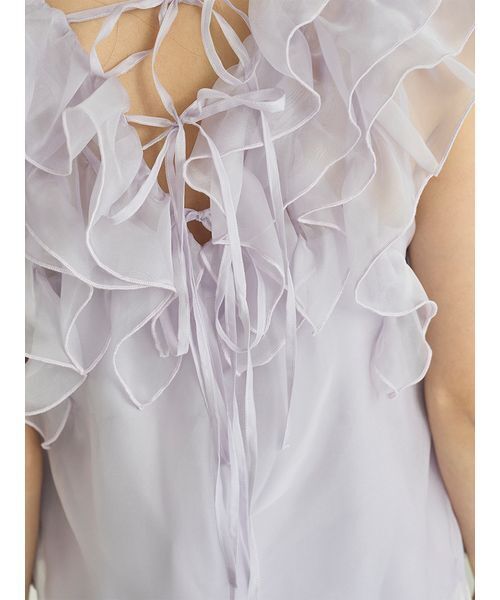 SNIDEL（スナイデル）の「【WEB限定カラーあり】ノースリフリルブラウス（シャツ/ブラウス・レディース・ベージュ/ラベンダー/ドット/アイボリー・F）」の12枚目の写真