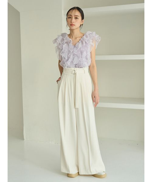 SNIDEL（スナイデル）の「【WEB限定カラーあり】ノースリフリルブラウス（シャツ/ブラウス・レディース・ベージュ/ラベンダー/ドット/アイボリー・F）」の14枚目の写真