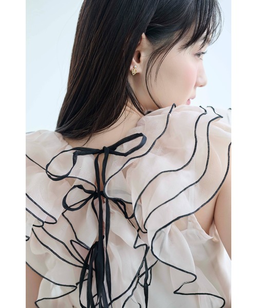 SNIDEL(スナイデル)の「【WEB限定カラーあり】ノースリフリルブラウス(シャツ/ブラウス・レディース・ベージュ/ラベンダー/ドット/アイボリー/サックスブルー/ピンクベージュ・F)」の11枚目の写真