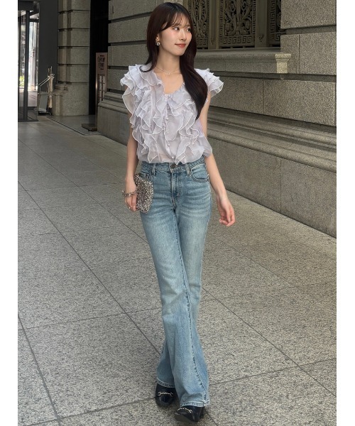 SNIDEL(スナイデル)の「【WEB限定カラーあり】ノースリフリルブラウス(シャツ/ブラウス・レディース・ベージュ/ラベンダー/ドット/アイボリー/サックスブルー/ピンクベージュ・F)」の14枚目の写真