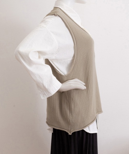 Miniministore（ミニミニストア）の「ニットベスト レディース vネック 秋冬（ベスト・レディース・ブラック/カーキ/ライトベージュ/ブラウン/レンガ/ダークブラウン/ベージュ/ネイビー/オレンジ・FREE）」の21枚目の写真