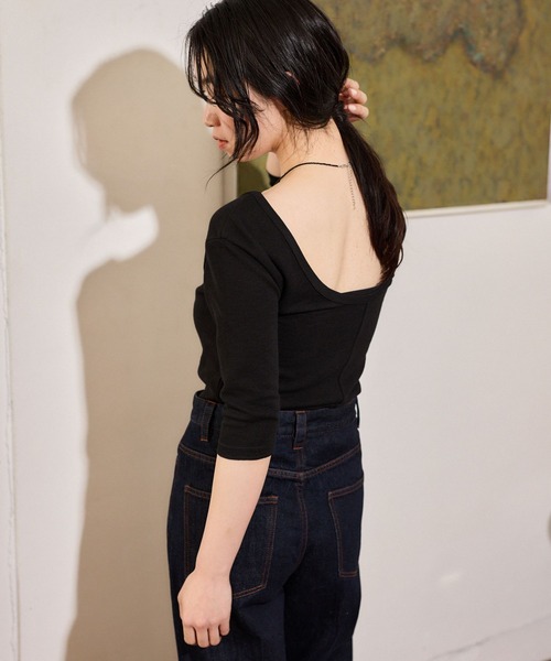 mysty woman（ミスティウーマン）の「サーマルラウンドヘムSS 666295（Tシャツ/カットソー・レディース・オフホワイト/ブラック/ブラウン・FREE）」の13枚目の写真