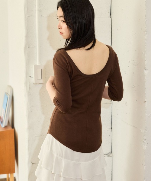 mysty woman（ミスティウーマン）の「サーマルラウンドヘムSS 666295（Tシャツ/カットソー・レディース・オフホワイト/ブラック/ブラウン・FREE）」の10枚目の写真