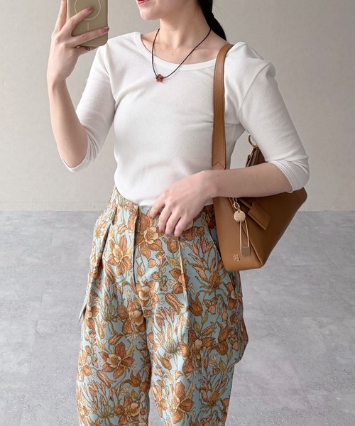 mysty woman（ミスティウーマン）の「サーマルラウンドヘムSS 666295（Tシャツ/カットソー・レディース・オフホワイト/ブラック/ブラウン・FREE）」の17枚目の写真