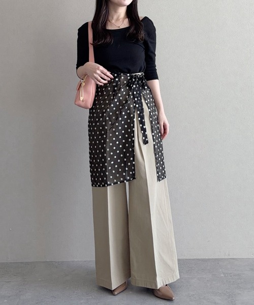 mysty woman（ミスティウーマン）の「サーマルラウンドヘムSS 666295（Tシャツ/カットソー・レディース・オフホワイト/ブラック/ブラウン・FREE）」の19枚目の写真