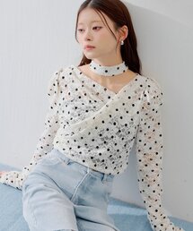Chico（チコ）の「【SALON by Chico】チョーカー付きフロッキードットレーストップス（Tシャツ/カットソー）」
