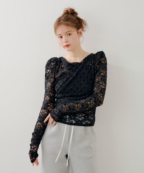 Chico（チコ）の「【SALON by Chico】チョーカー付きフロッキードットレーストップス（Tシャツ/カットソー・レディース・ホワイト/ブラック/ライトベージュ・FREE）」の17枚目の写真