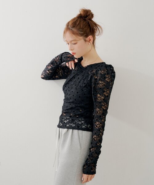 Chico（チコ）の「【SALON by Chico】チョーカー付きフロッキードットレーストップス（Tシャツ/カットソー・レディース・ホワイト/ブラック/ライトベージュ・FREE）」の18枚目の写真